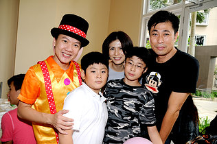 magician singapore with celebrities family